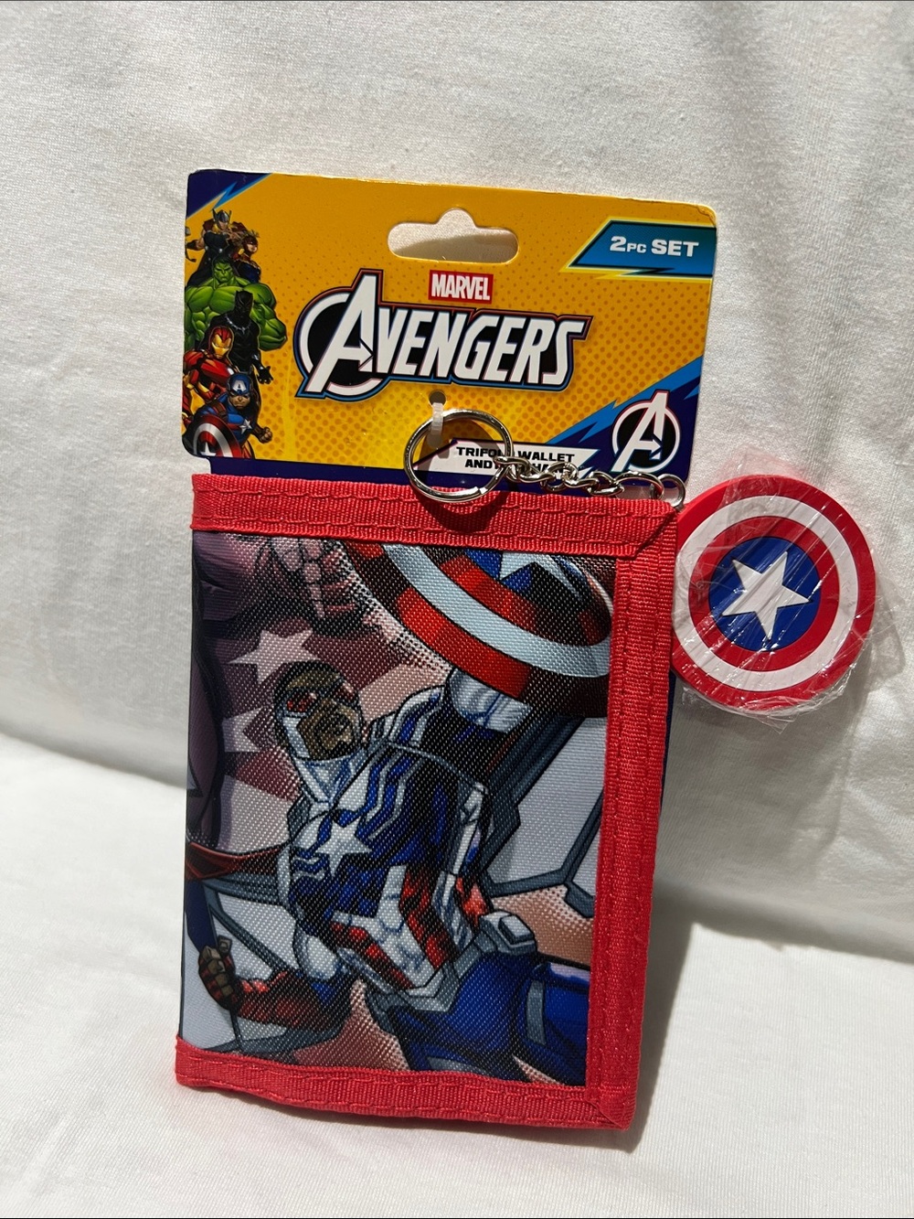 Marvel Avengers Kids Red Captain America Tri-Fold Wallet with Shield Keychain